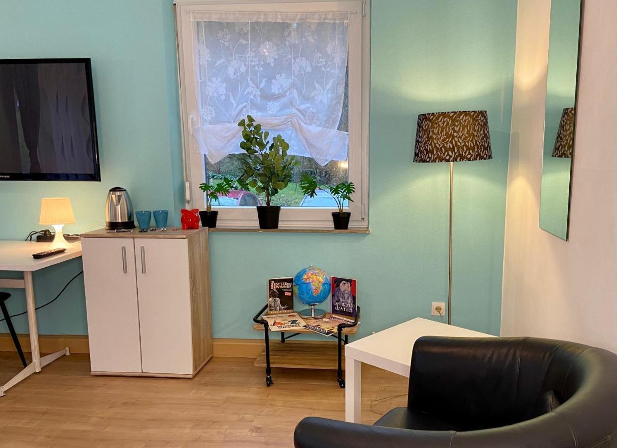 Privatzimmer Im Apartment - Apple Tv Netflix Kingsize Bett Arbeitsplatz Naehe Hbf Кобленц Экстерьер фото